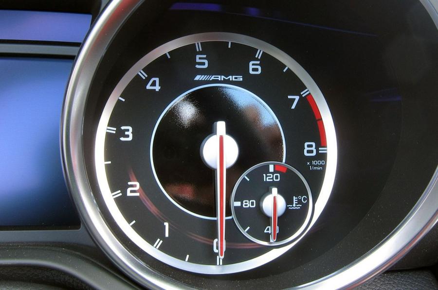  Mercedes-Benz SLK55 AMG 2012 года  (фото 15 из 73)